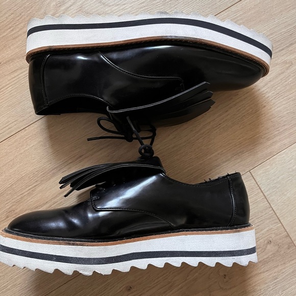 Zara Basic faux patent leather black fringe loafer white platform sole shoe 7.5 - Picture 14 of 16